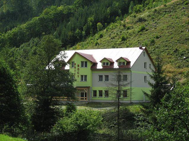 אוסקדניצה Hotel Bocy מראה חיצוני תמונה