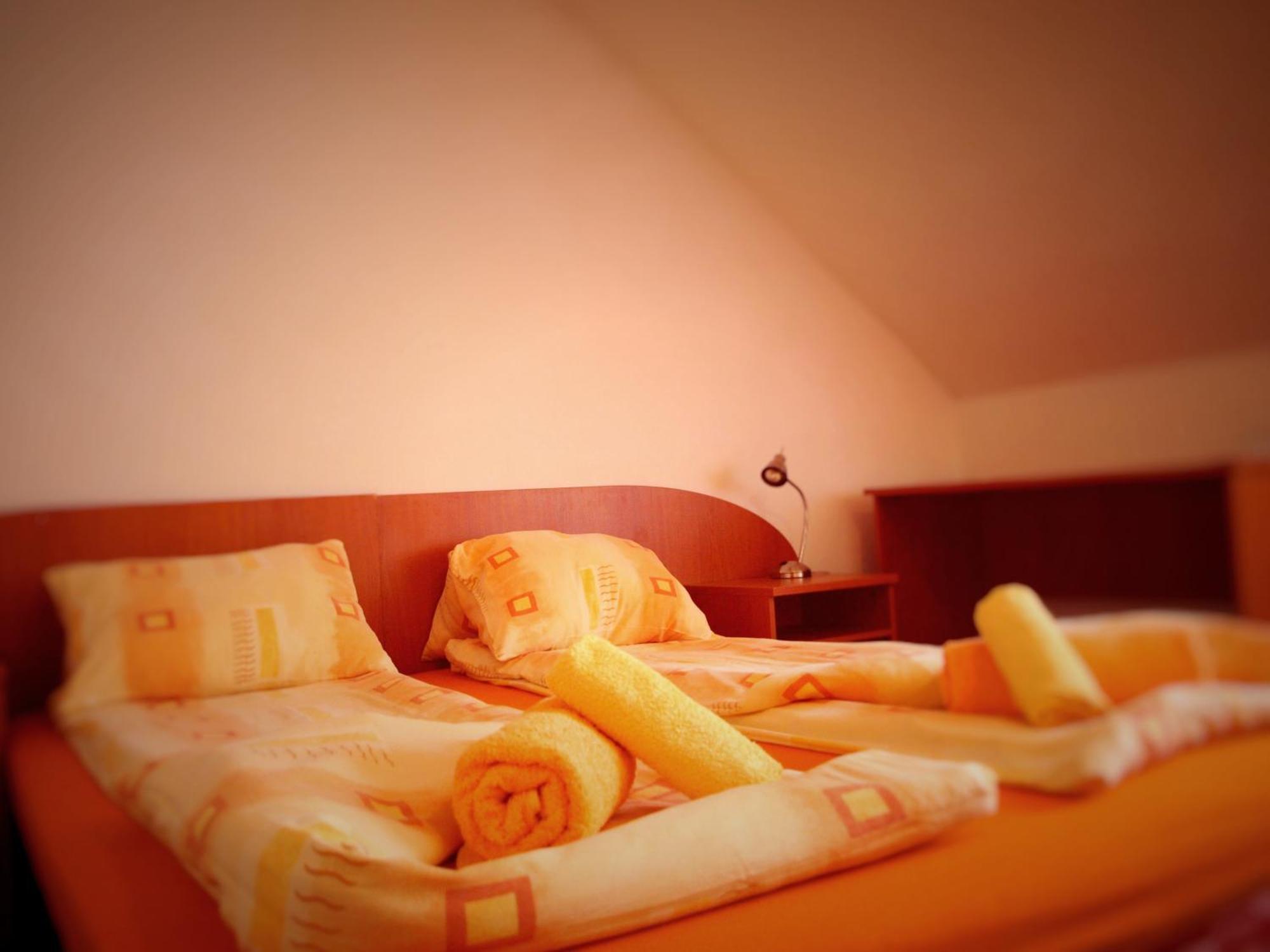 אוסקדניצה Hotel Bocy מראה חיצוני תמונה